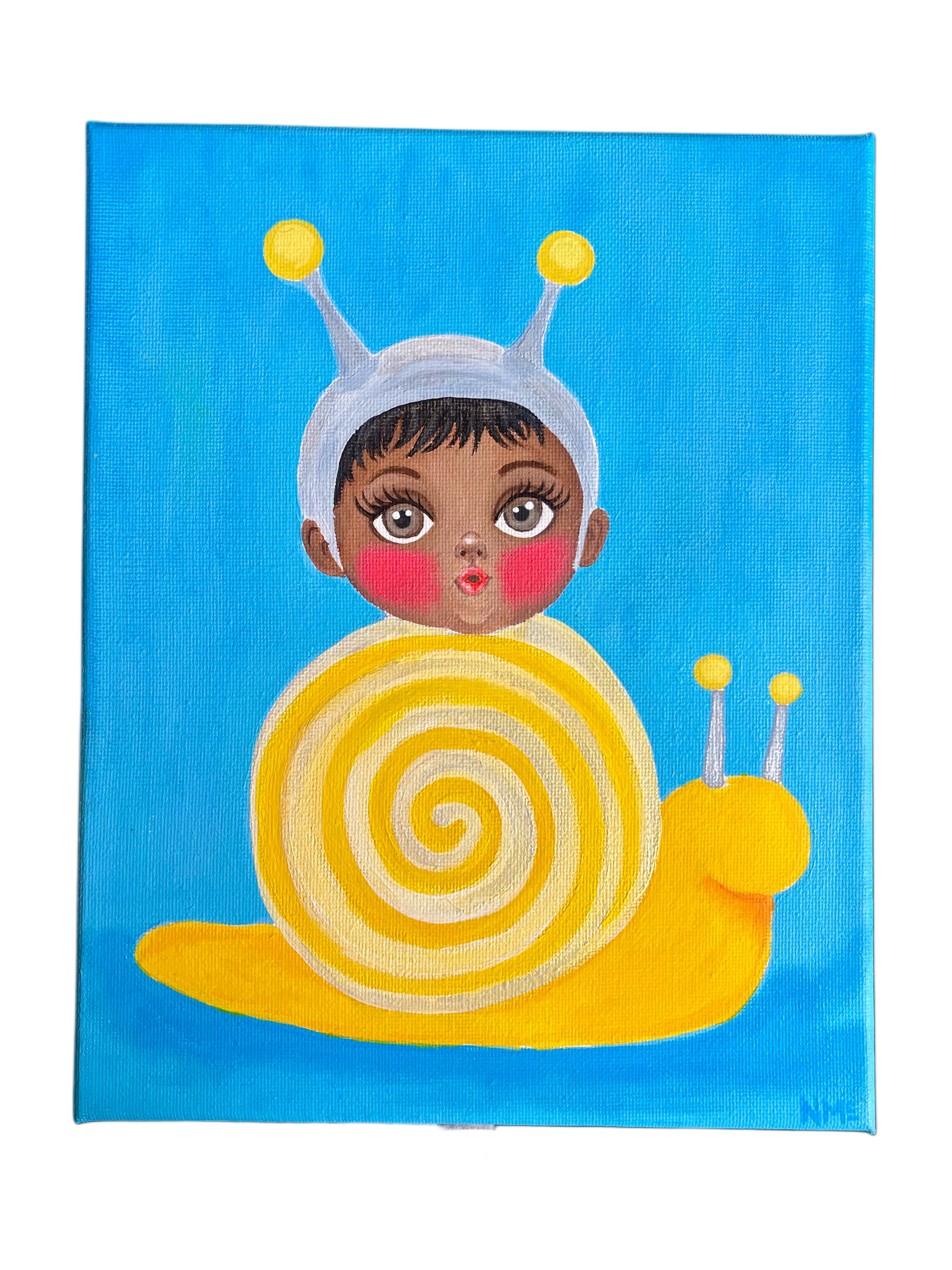 BLUE AND LELLOW SNAIL BABY